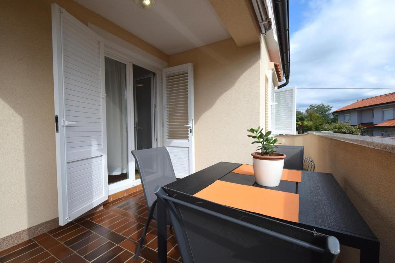 Apartments Julia Čižići Exterior foto